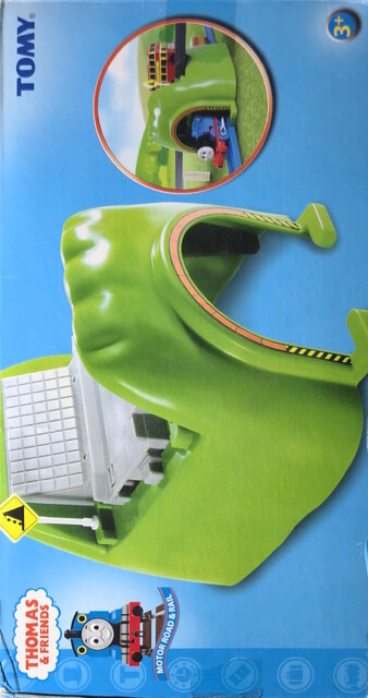 2005 accessory box bridge motor_road_&_rail packaging right thomas_the_tank_engine tomy tunnel // 2722x5152 // 4.1MB